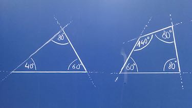 Dreieck und Viereck mit Winkelangabe